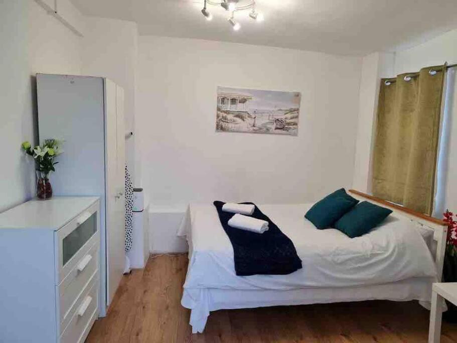 Appartamento Nice Flat Near Central Londra Esterno foto