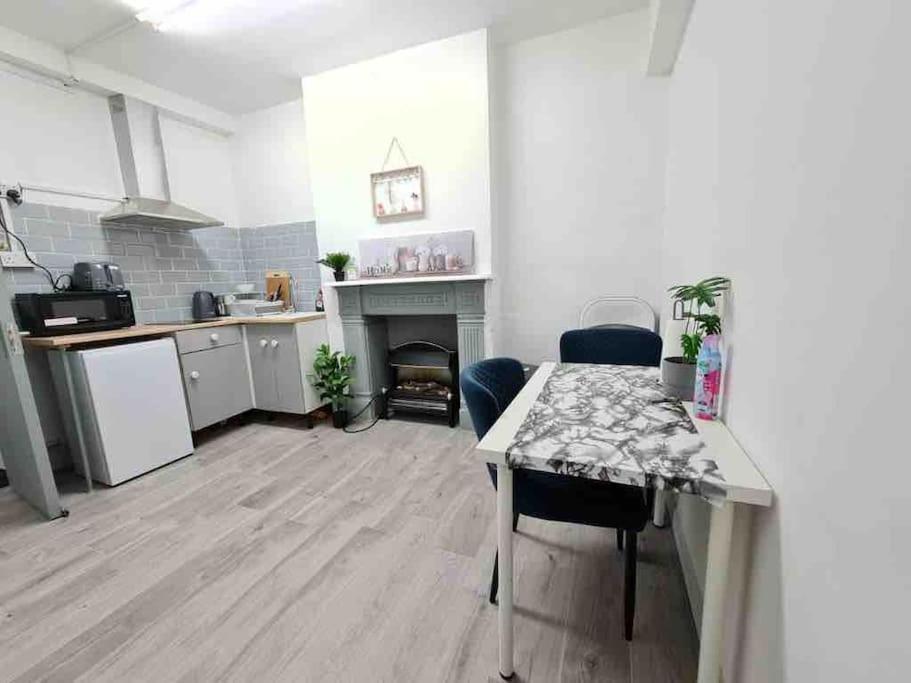 Appartamento Nice Flat Near Central Londra Esterno foto