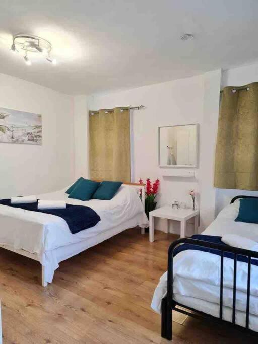 Appartamento Nice Flat Near Central Londra Esterno foto